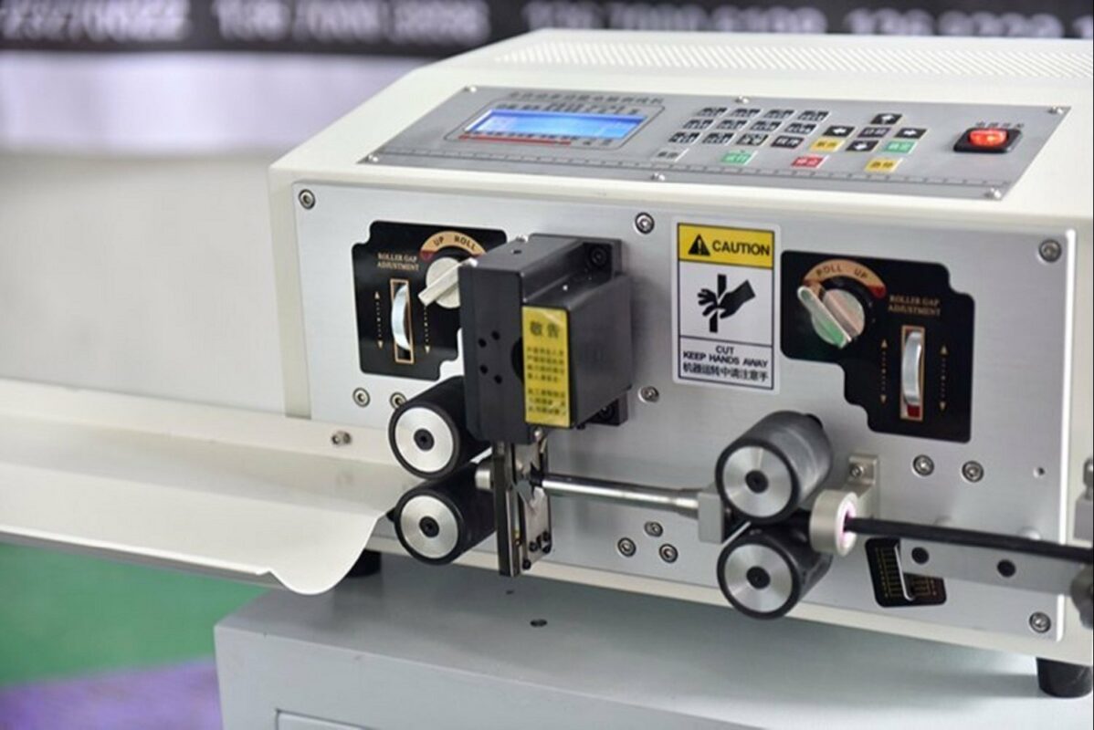 Máy tuốt dây điện là gì